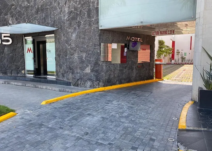 M Elite Rojo Hotel 3*